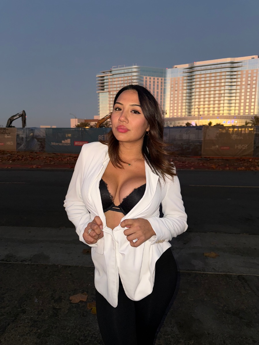 Take a pause and enjoy Ali Cruz — streaming from Ningbo