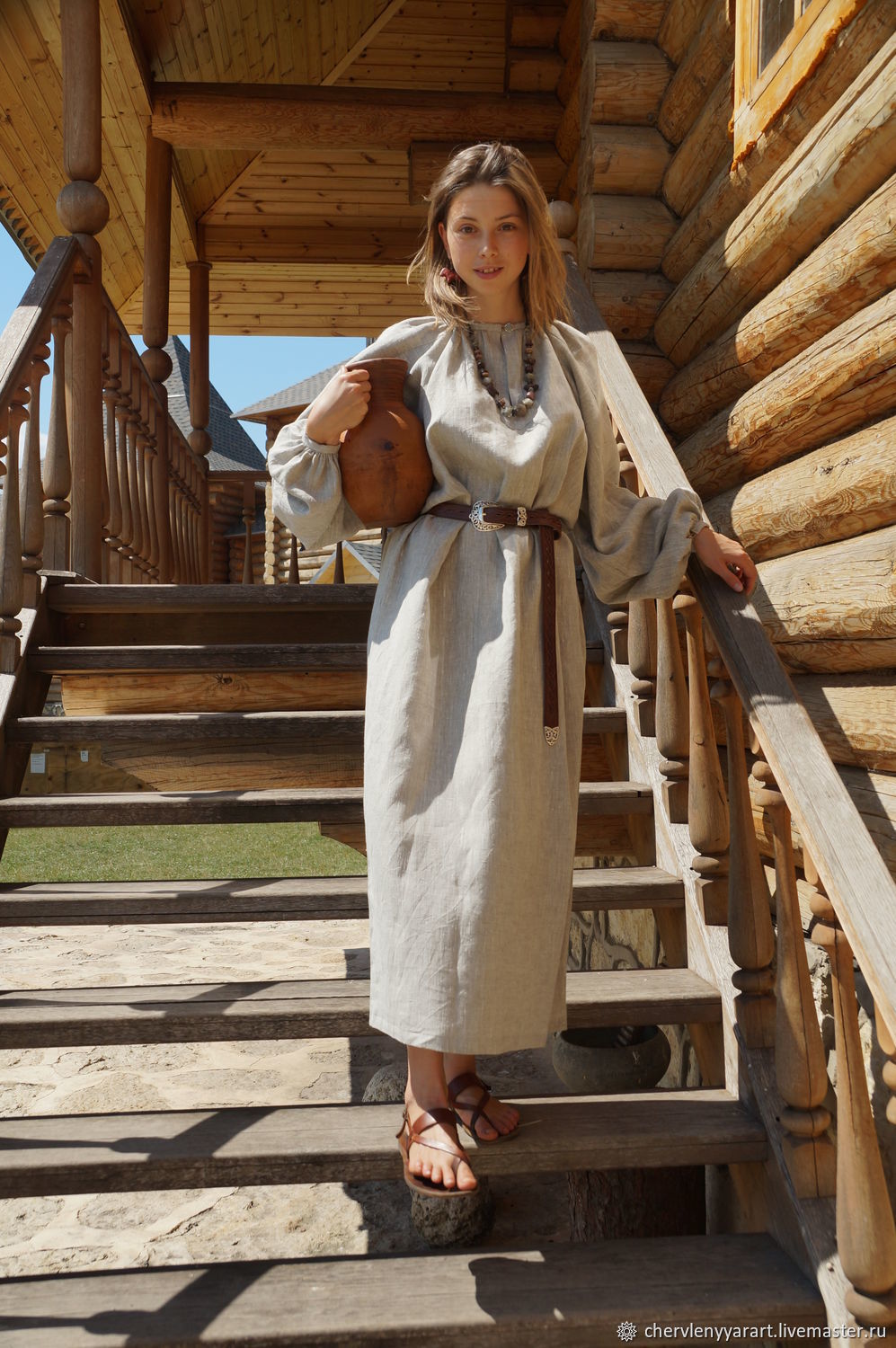 Girls in Slavic costumes in Ningbo