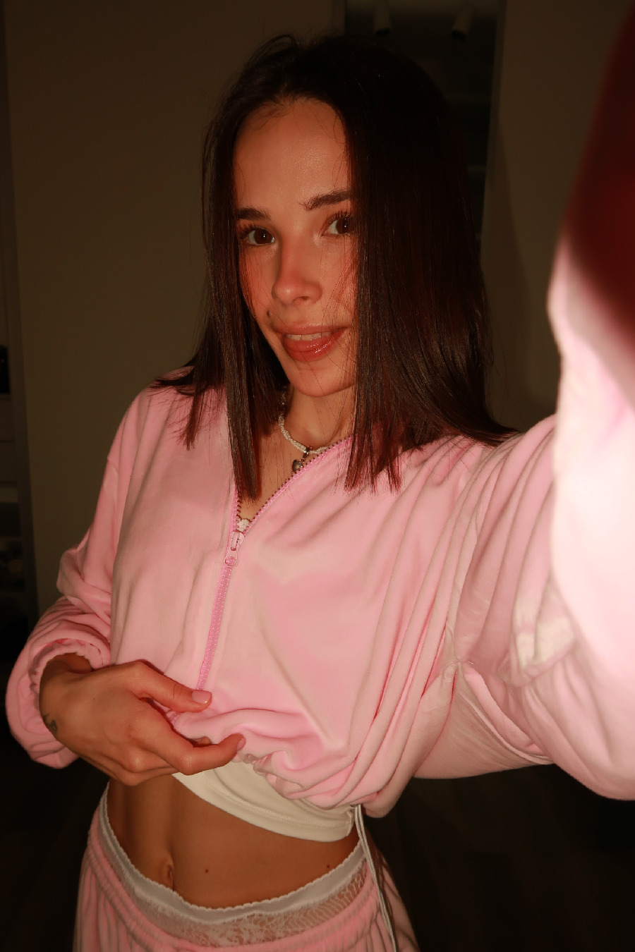 Tina brings the glow — live moments in Ningbo